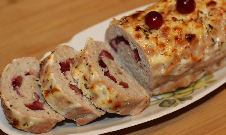 Рецепт мясного рулета с клюквой