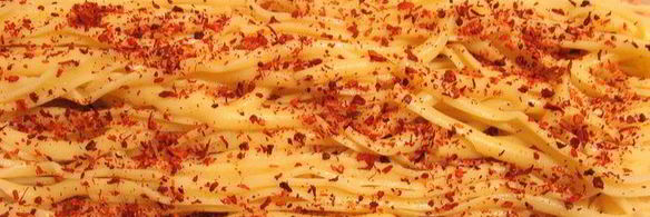 мясной рулет с маккерончини, сыром и паприкой