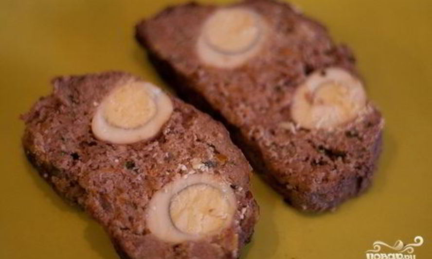Рецепт мясного рулета с перепелиными яйцами