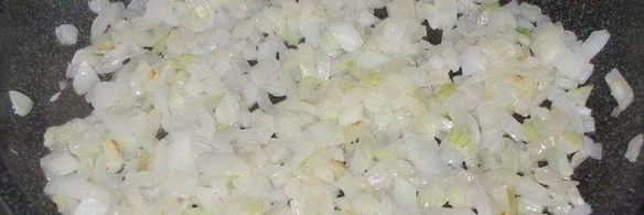 мясные рулетики с грибами и беконом