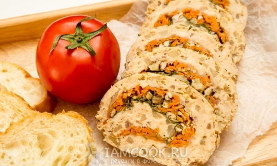 Рецепт парового куриного рулета с яблоком, орехами и пармезаном