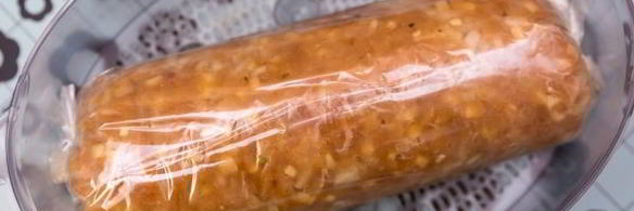 паровой куриный рулет с яблоком, орехами и пармезаном