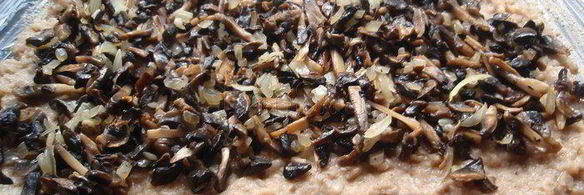 рулет из гречневых хлопьев с грибами