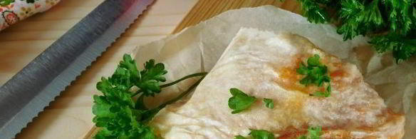 рулет из лаваша с колбасой и сыром