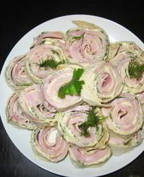 Рулет из лаваша с ветчиной и сыром