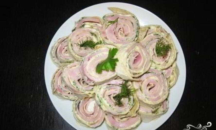 Рецепт рулета из лаваша с ветчиной и сыром