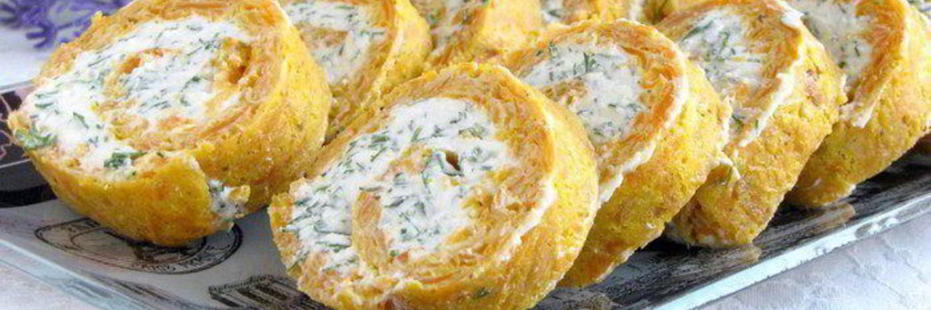Рулет из моркови с сыром и зеленью