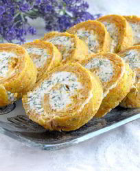 Рулет из моркови с сыром и зеленью