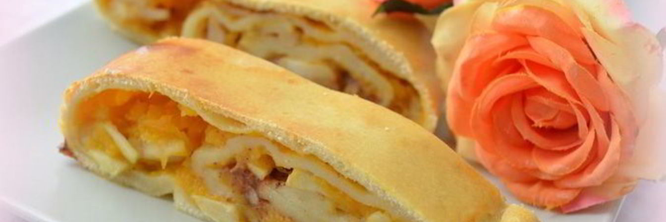 Рулет из сметанного теста с тыквенно-яблочной начинкой