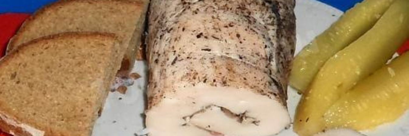 Рулет из свиного сала