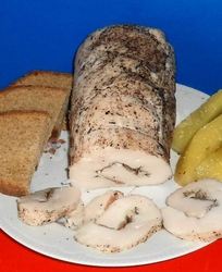 Рулет из свиного сала