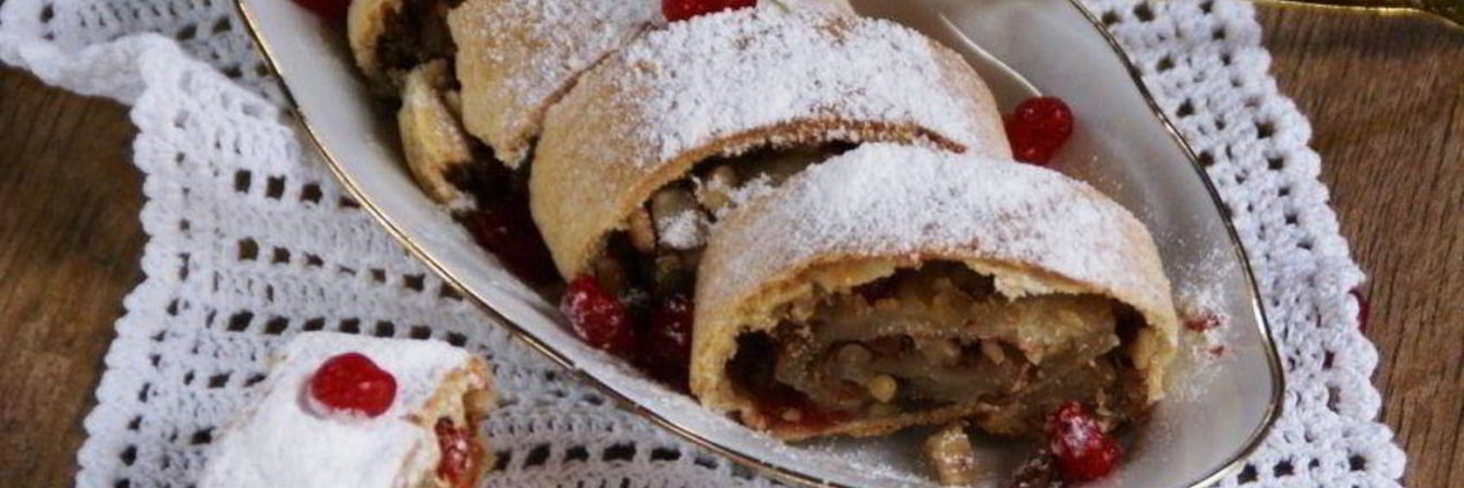 Рулет с изюмом и орехами