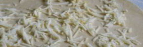 рулет с изюмом и орехами