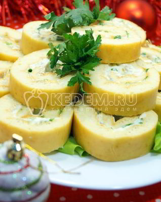 Рулет с луком и яйцом