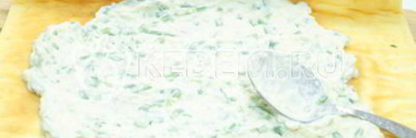 рулет с луком и яйцом