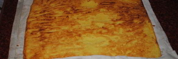 рулет с персиками и ананасом