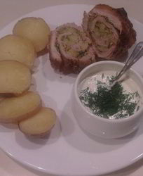 Рулетик из свининки с броколи