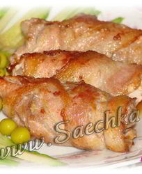 Рулетики из индейки в беконе