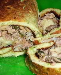 Рулетики из кабачков с мясной начинкой