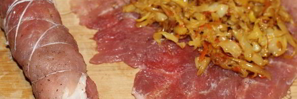 рулетики из свинины с тушеной капустой