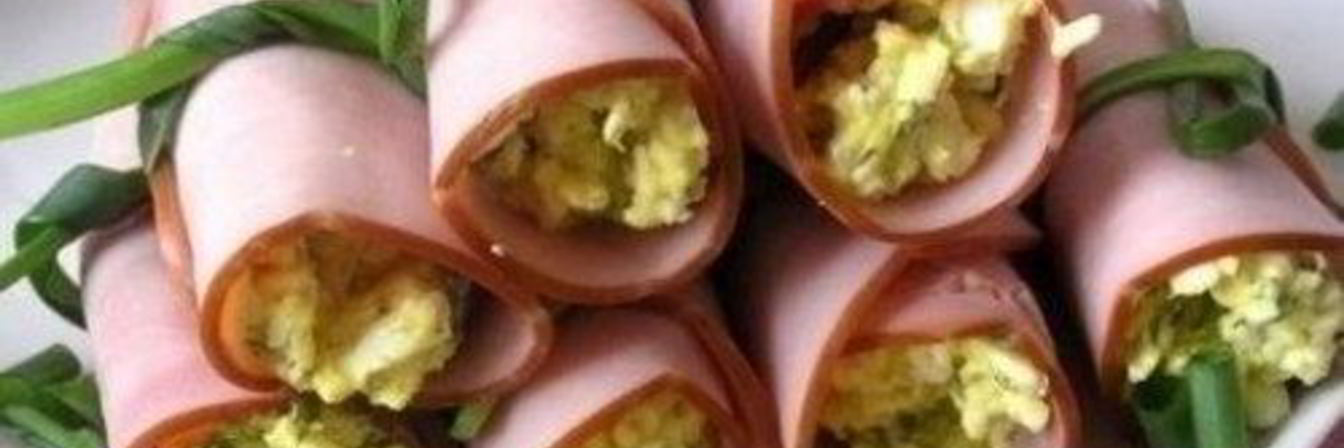 Рулетики из ветчины с чесночной начинкой