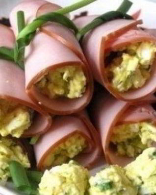 Рулетики из ветчины с чесночной начинкой