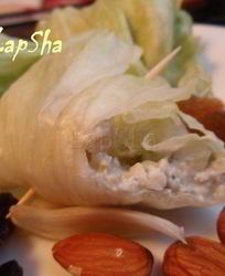 Рулетики с начинкой из рамбутана и сыра дор блю