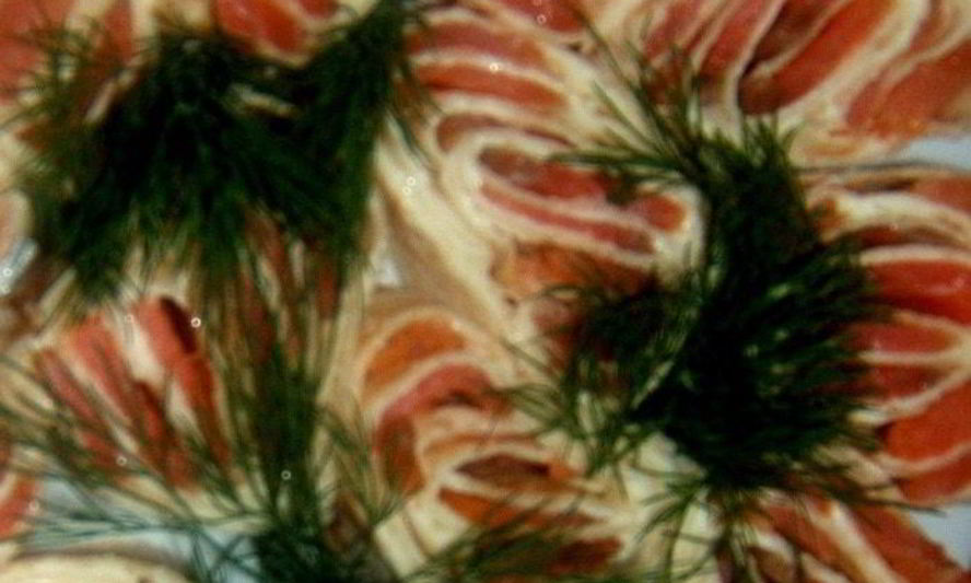 Рецепт рулетиков с семгой