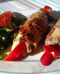 Рулетики с сыром и перцем