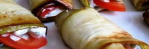 рулеты из баклажанов с помидорами