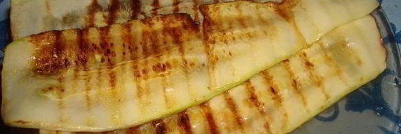 рулеты из кабачков с беконом и сыром