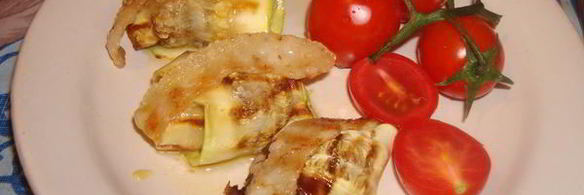 рулеты из кабачков с беконом и сыром