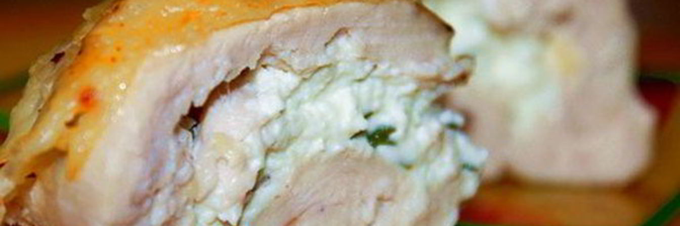 Рулеты из куриной грудки с сыром фета