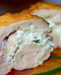 Рулеты из куриной грудки с сыром фета