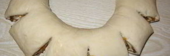 сдобный рулет с курагой