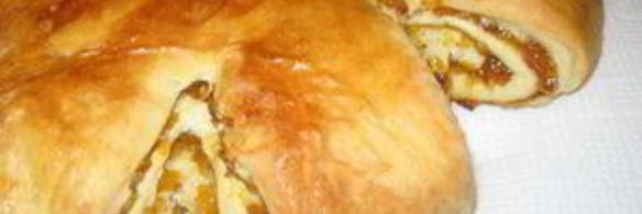 сдобный рулет с курагой