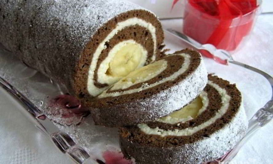 Рецепт шоколадного рулета с бананом