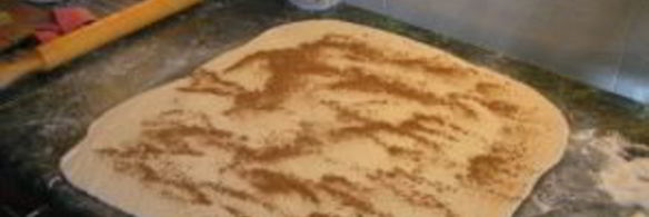 слоеный рулет с яблоками