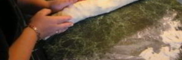 слоеный рулет с яблоками