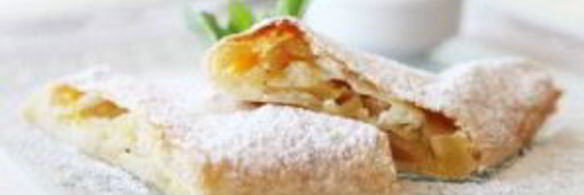 слоеный рулет с яблоками