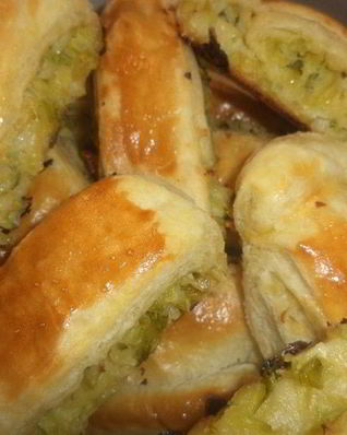 Слоеные рулетики с капустой