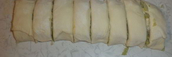 слоеные рулетики с капустой