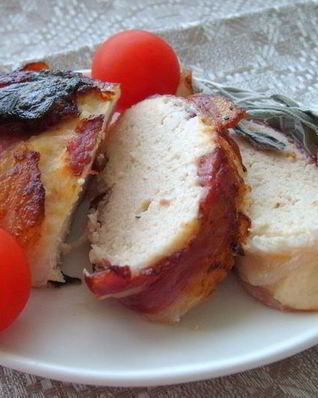 Запеченный куриный рулет с рикоттой