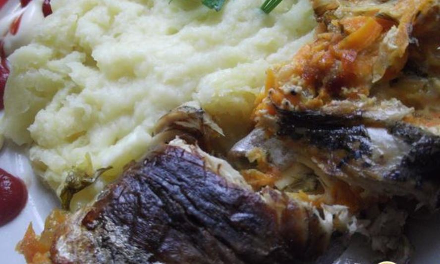 Рецепт запеченных рулетов из скумбрии