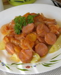 Сосиски под соусом