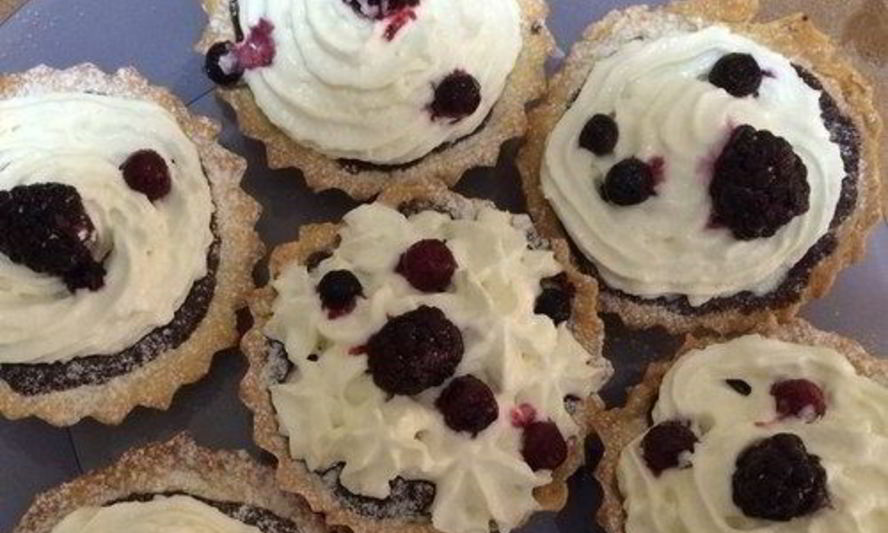 Рецепт десертных тарталеток со взбитыми сливками