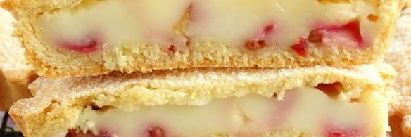 песочные тарталетки с пудингом и сливой