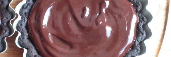 шоколадные тарталетки с клубникой