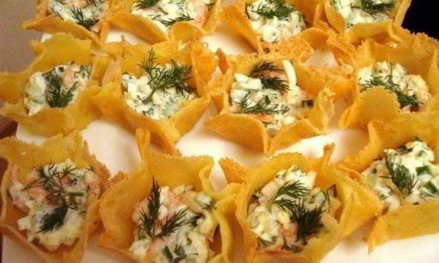 Рецепт сырных тарталеток с креветками и огурцом