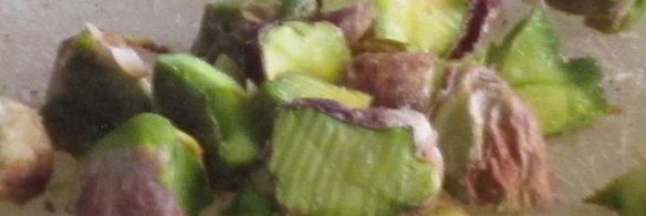 тарталетки с абрикосами, творожным кремом и фисташками